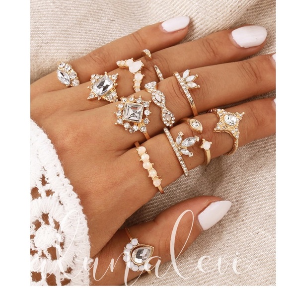 Set Of 1️⃣2️⃣ Crystal Rings💍💍💍 - Picture 2 of 6